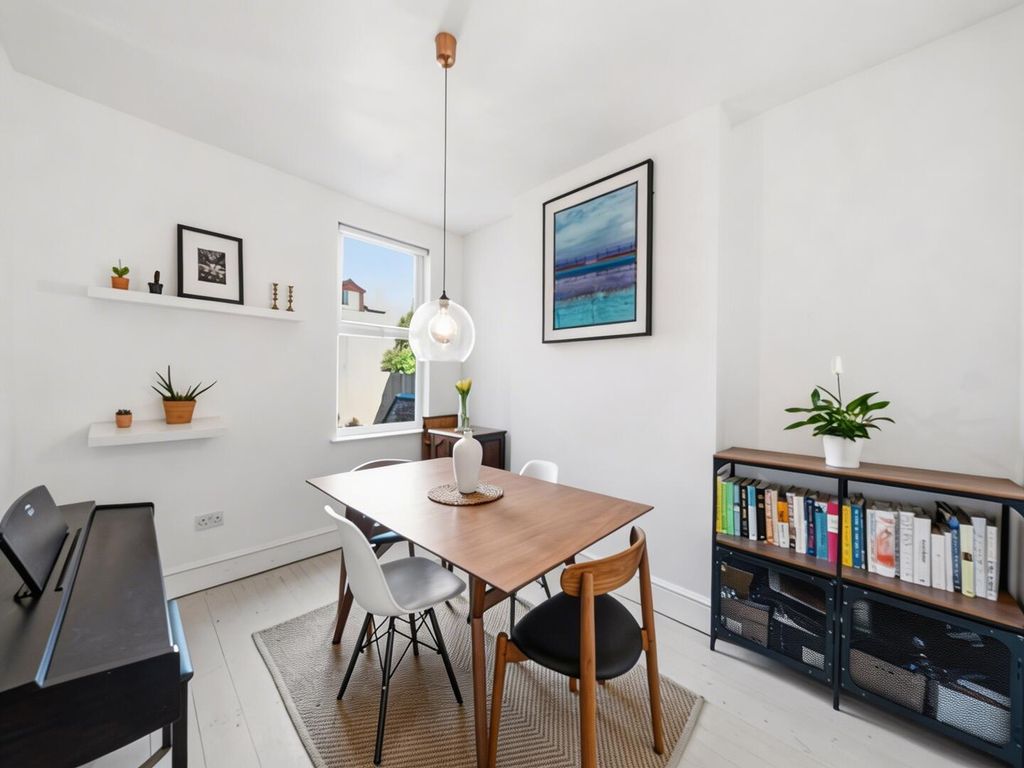 Property photo 3 of 18 Dining Room