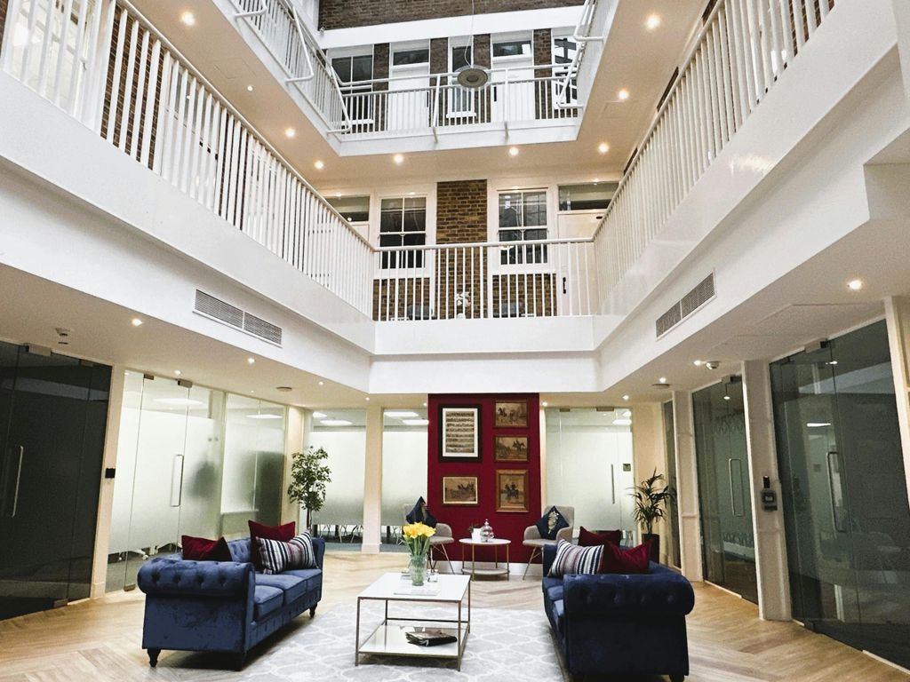 Property photo 2 of 7 60 Petty France, London Sw1H 9EU - Internal Courtyard.Jpg