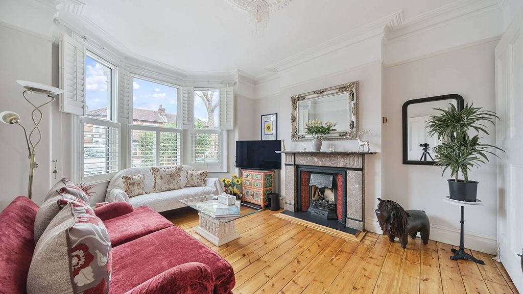 Property photo 2 of 11