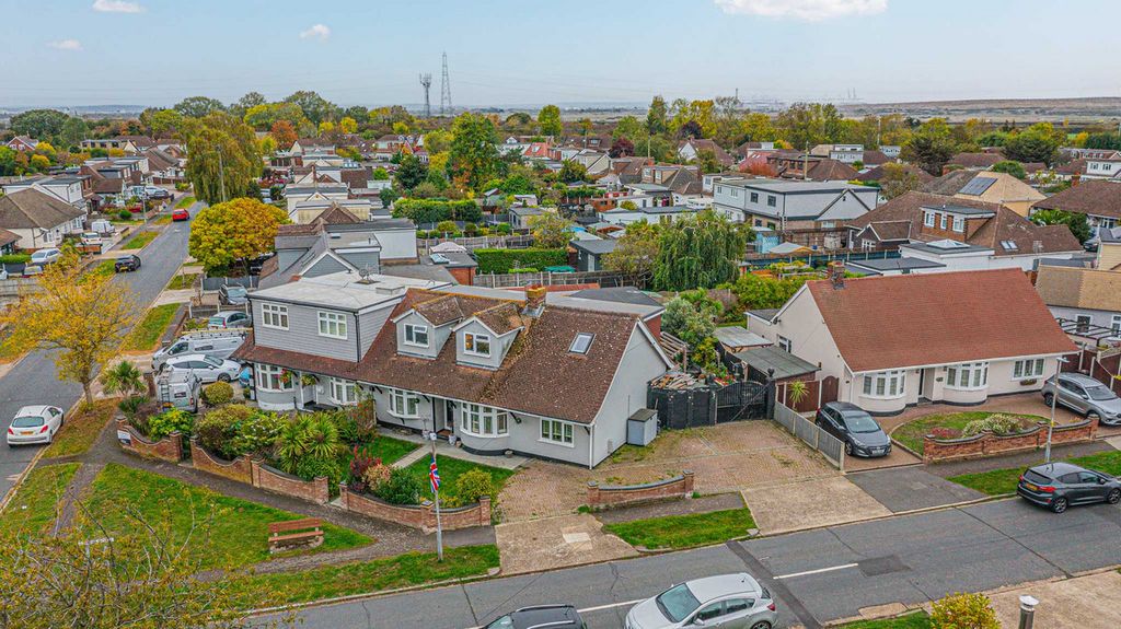 Property photo 1 of 33