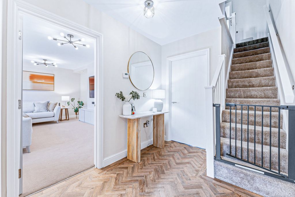 Property photo 3 of 57