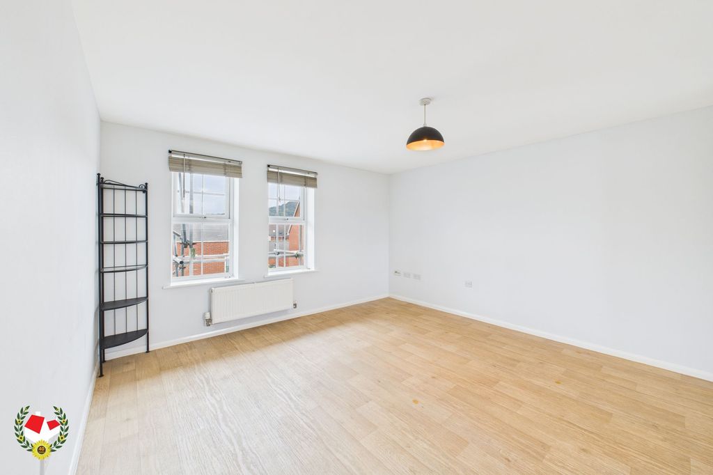 Property photo 2 of 6