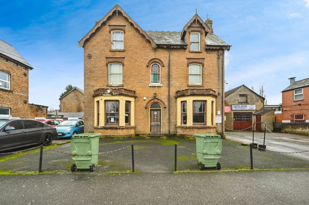 Property photo 1 of 20