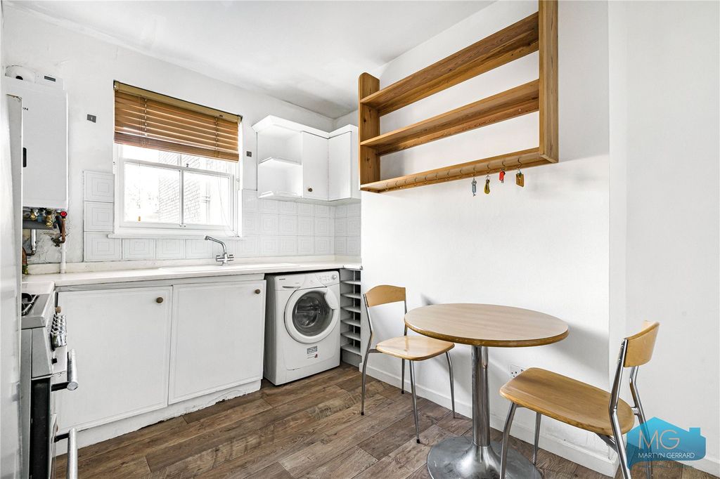 Property photo 2 of 16 Picture No. 08