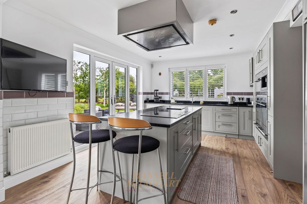 Additional image 9 of 5 bed detached house for saleHare Lane, Lingfield RH7