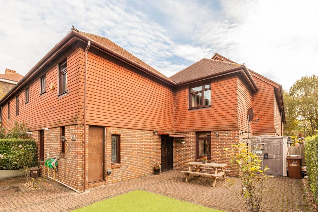 Property photo 2 of 13