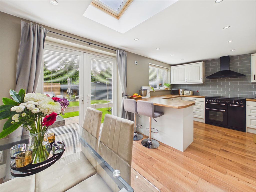 Property photo 2 of 17 Dining Kitchen