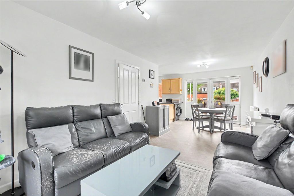 Property photo 3 of 13 Lounge_4.Jpeg