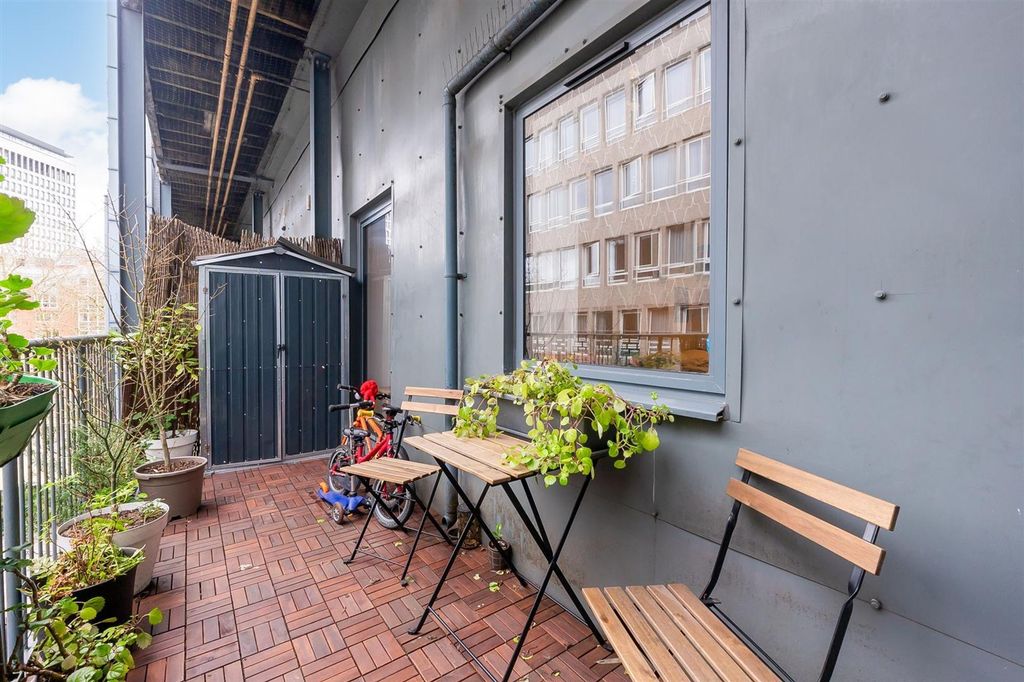 Property photo 2 of 17 9-Riverside-House-Bs1-4Rr-9.Jpg