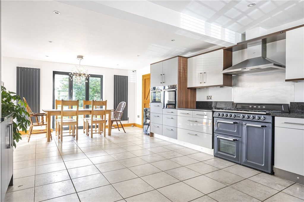 Property photo 2 of 32 Picture 2