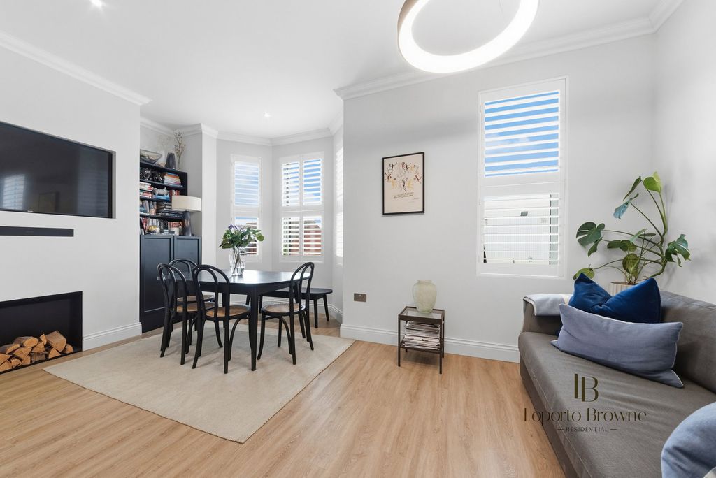 Property photo 1 of 28