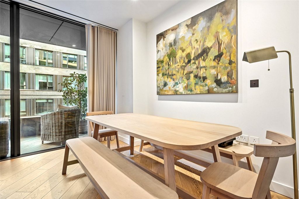 Property photo 3 of 16 Dining Area