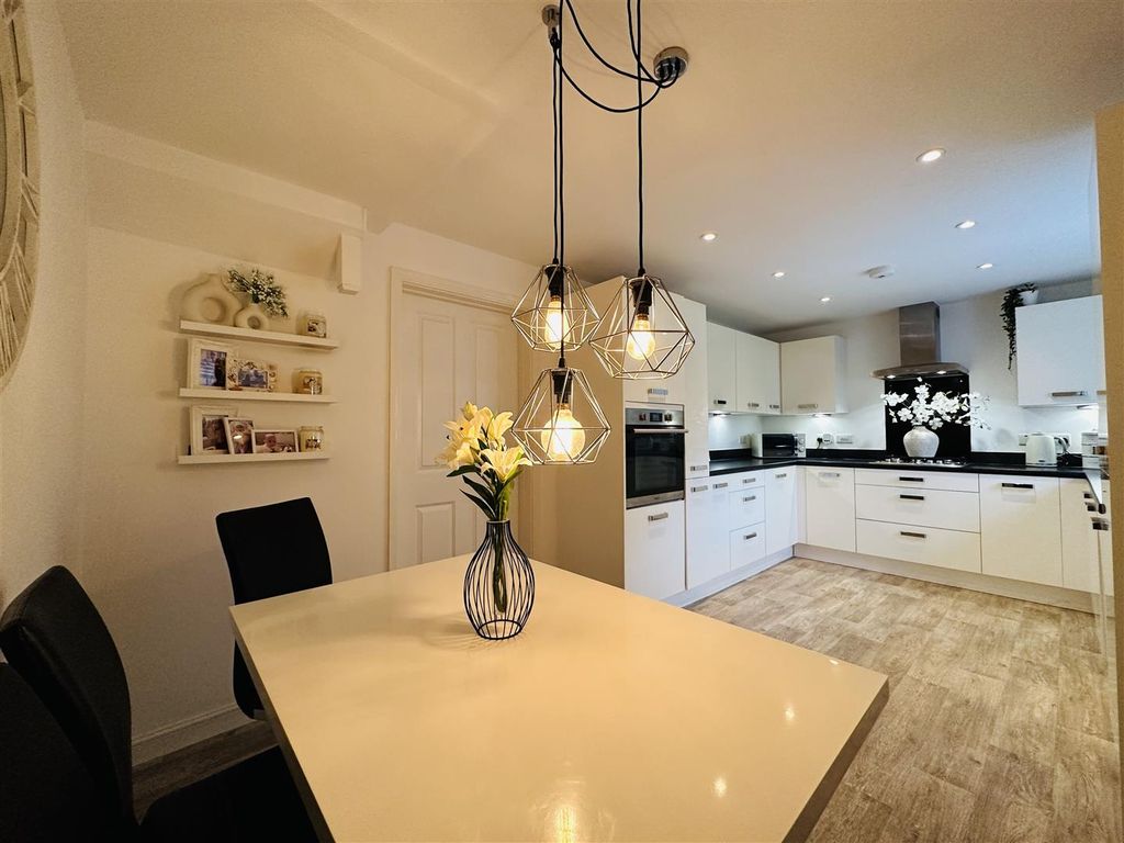 Property photo 2 of 23 Kitchen Diner 1.Jpg