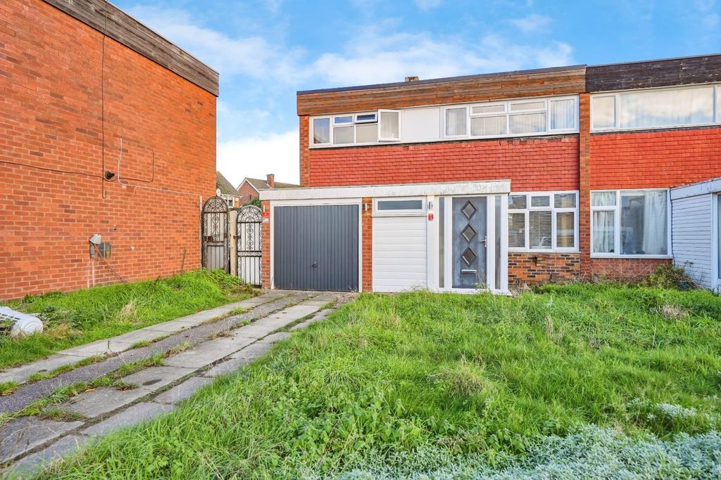 Property photo 1 of 18 30Carltoncrescent-21.Jpg