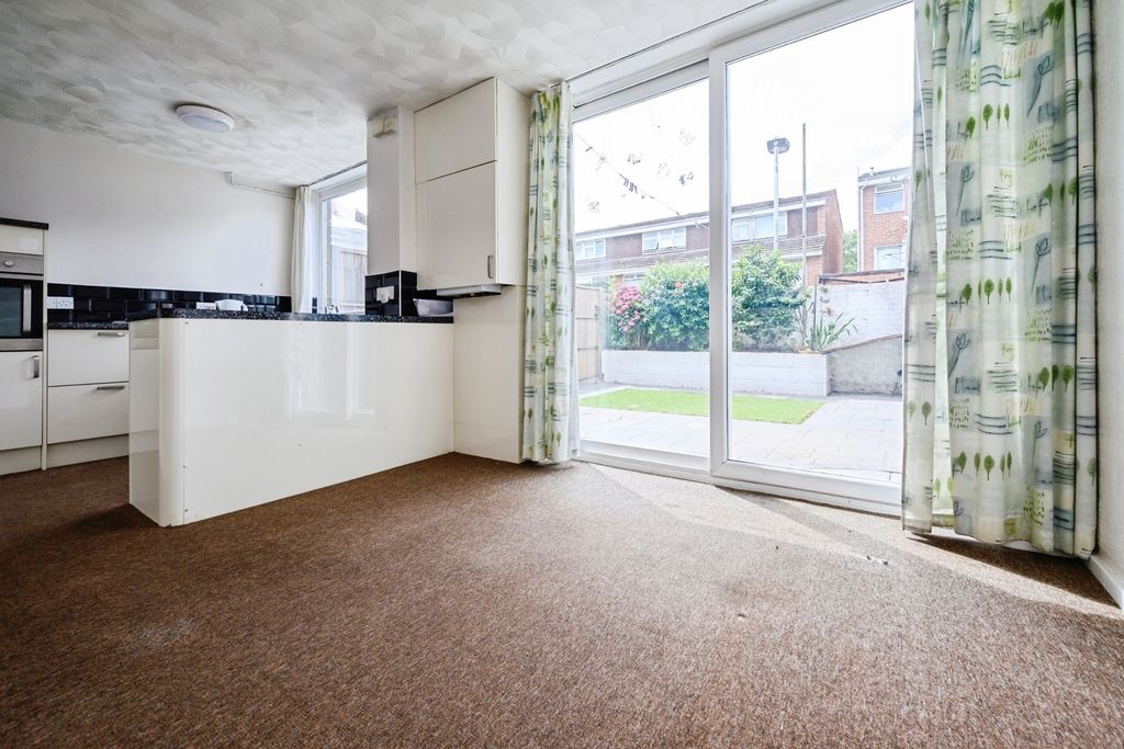 Property photo 2 of 20 Pbox-Img.Jpg