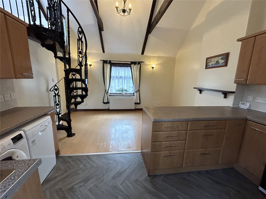 Property photo 3 of 12 Picture No. 18