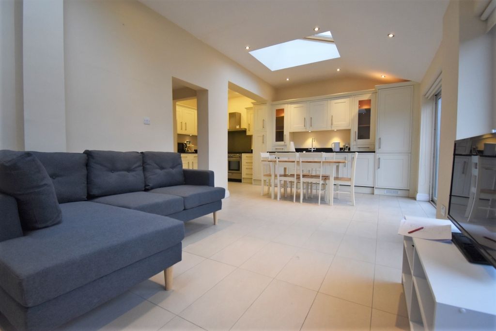 Property photo 1 of 9 Shared Living (2)