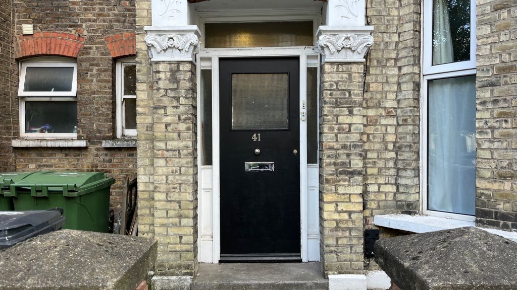 Property photo 3 of 3 Building