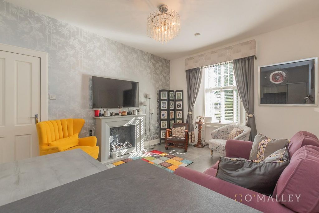 Property photo 3 of 15 Living Room