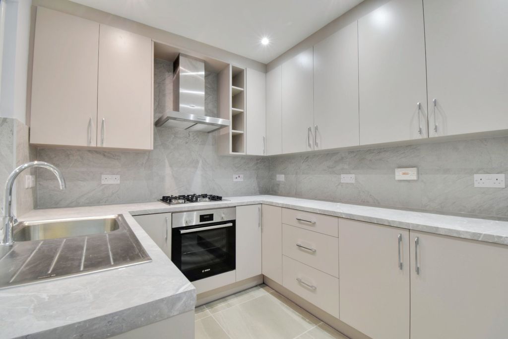 Property photo 3 of 10 Picture No. 04