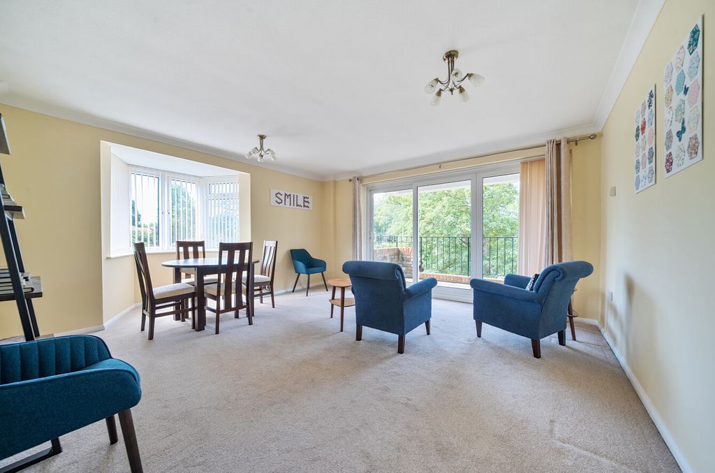 Property photo 2 of 24 1484271-19-6A4249...