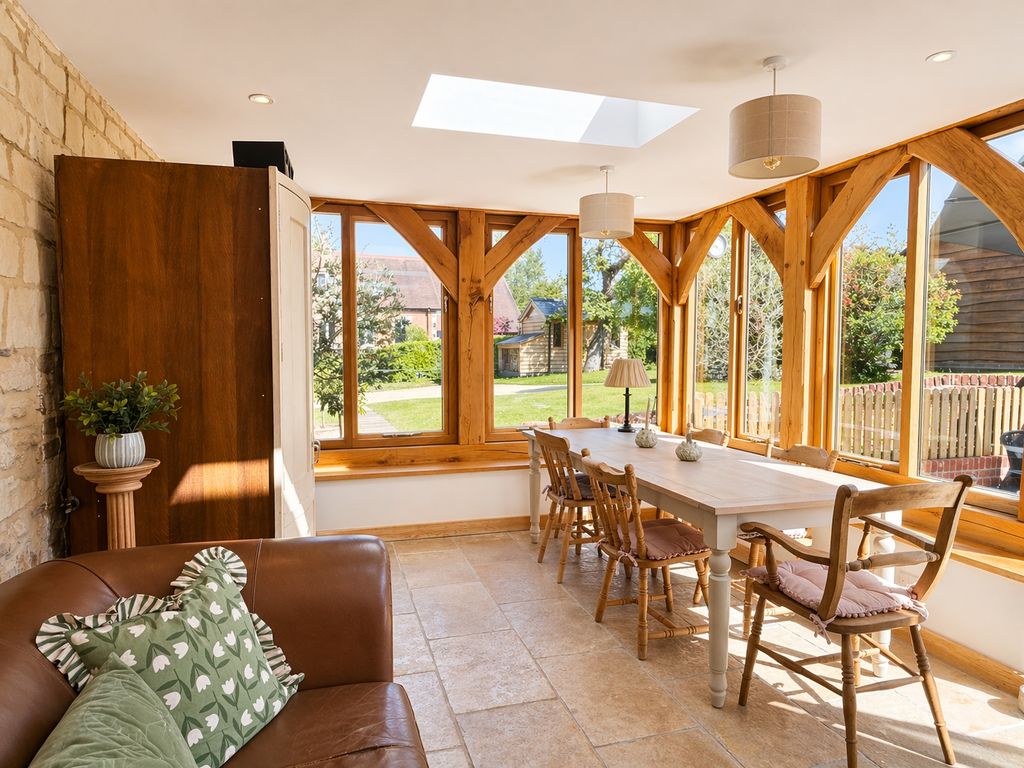 Property photo 3 of 19 Dining Area