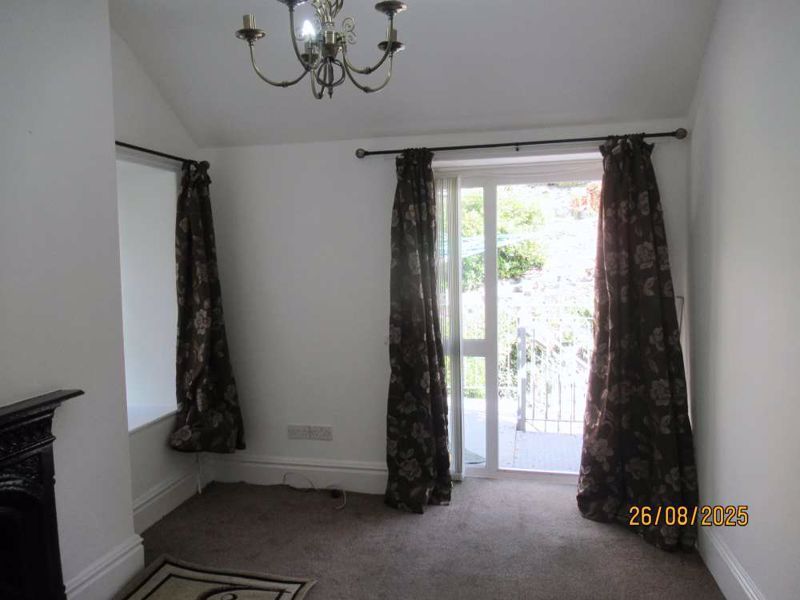 Property photo 2 of 11 Lounge