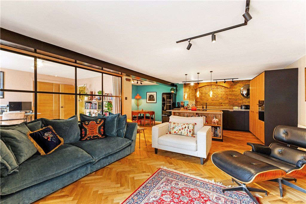 Property photo 3 of 19 Picture No. 32