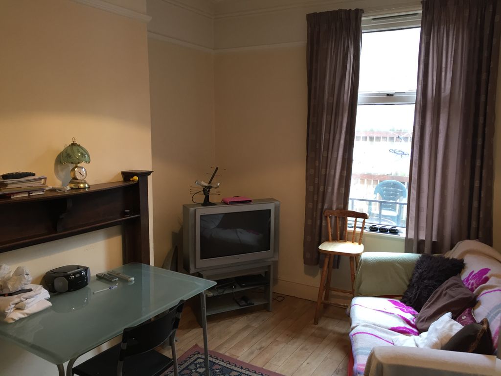Property photo 2 of 7