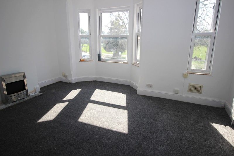 Property photo 2 of 5 Lounge