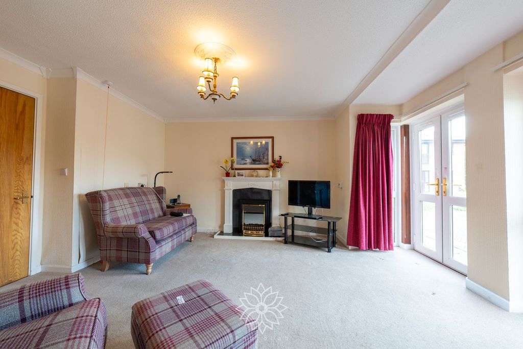 Property photo 2 of 20
