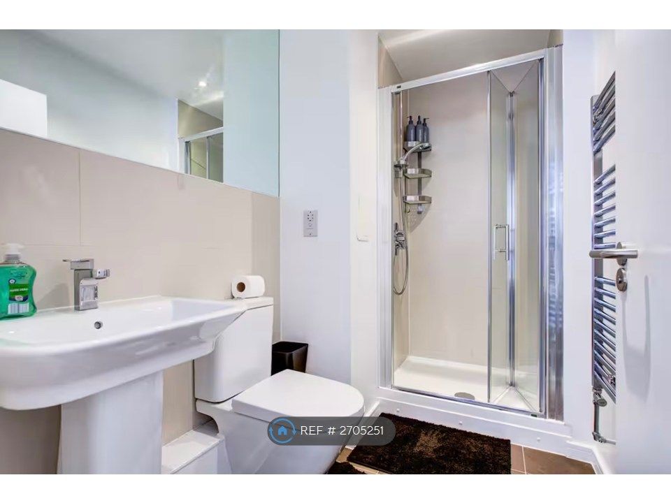 Property photo 2 of 33