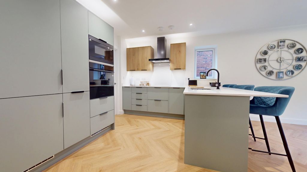 Property photo 2 of 33 4462782