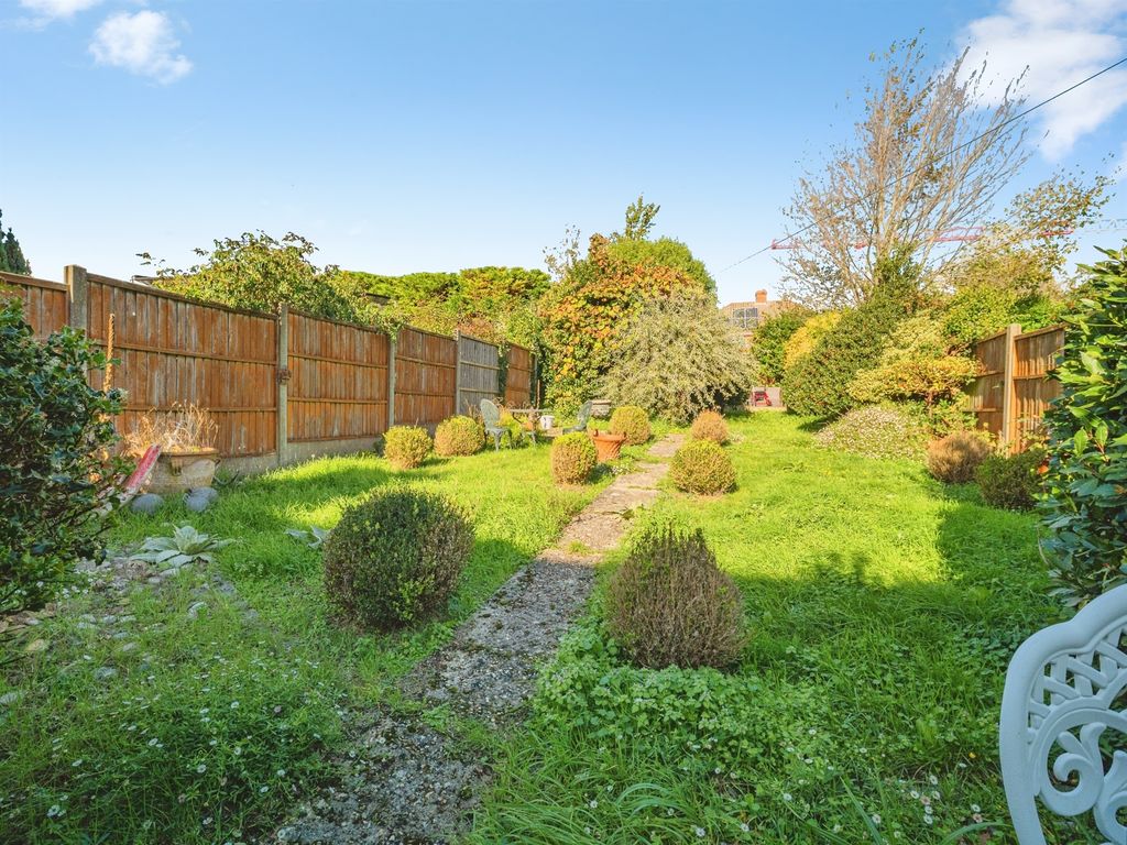 Property photo 3 of 12
