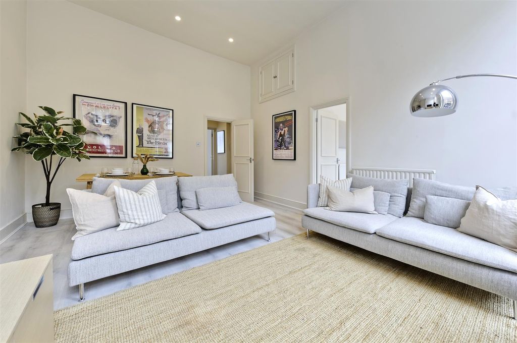 Property photo 2 of 8 2@26 Nottingham Place-8563.Jpg