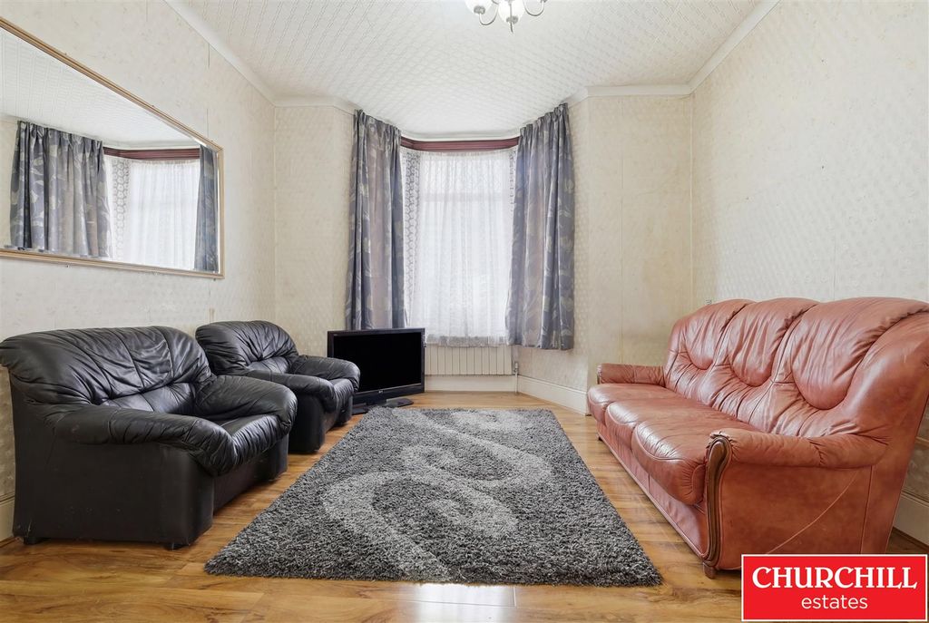 Property photo 2 of 18