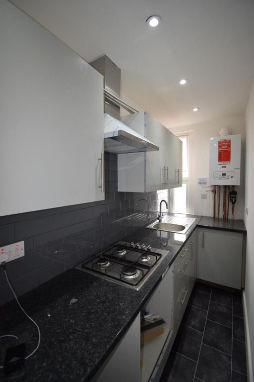 Property photo 1 of 4 One Bedroom First Floor Flat Close To Seven King Station - £1400