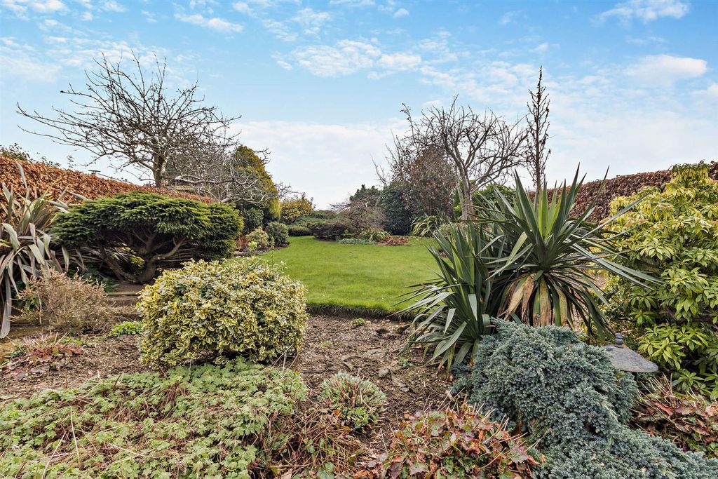 Property photo 3 of 28 Outside