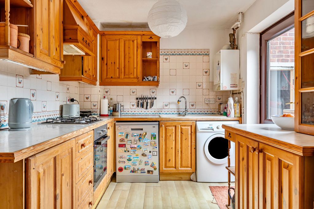 Property photo 2 of 19