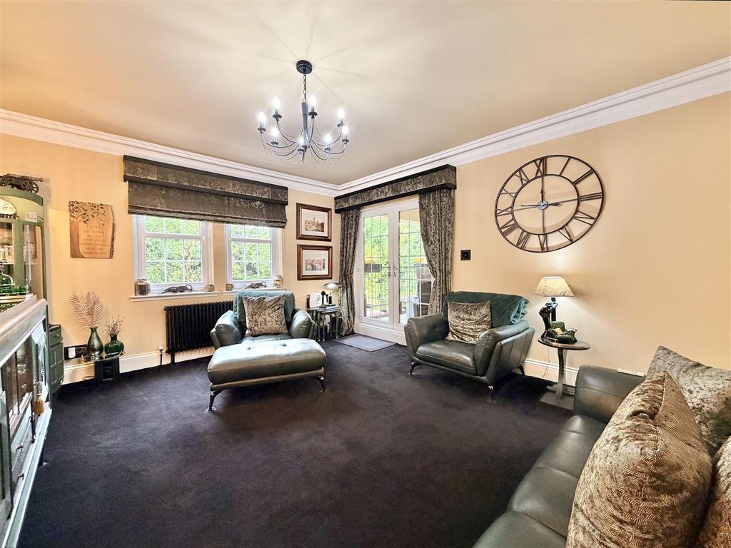 Additional image 5 of 4 bed town house for saleBurnside Gate, Hamilton ML3
