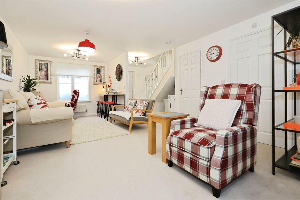 Property photo 2 of 20