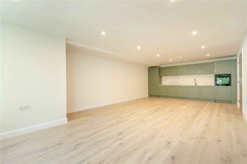 Property photo 2 of 13 Picture 2