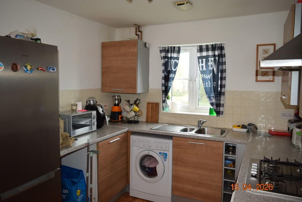 Property photo 3 of 17 Kitchen