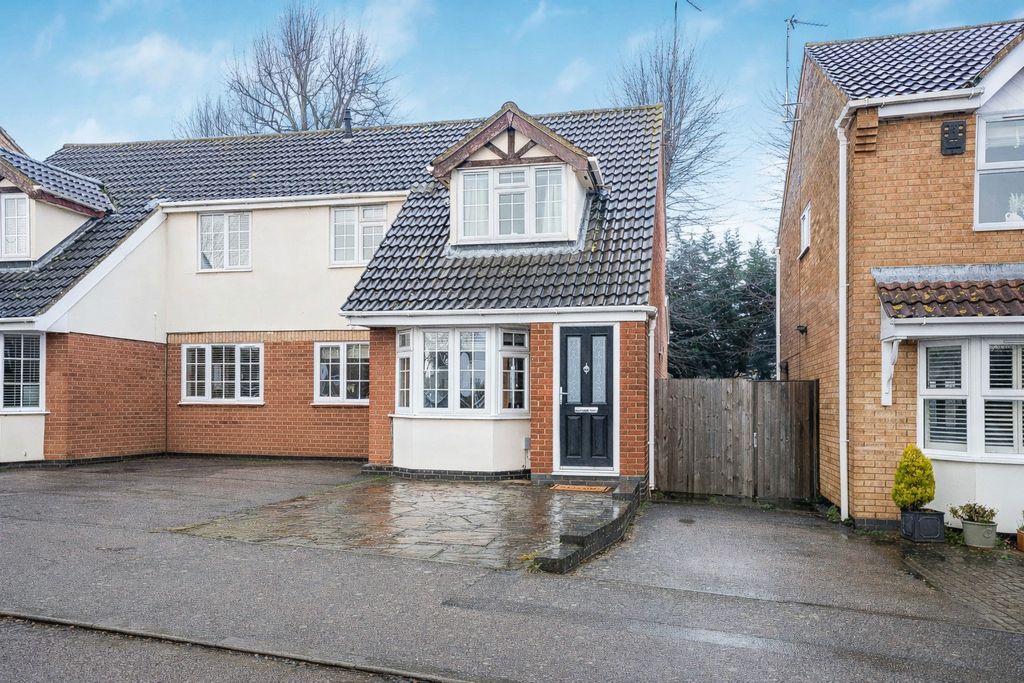 Property photo 1 of 11 Front