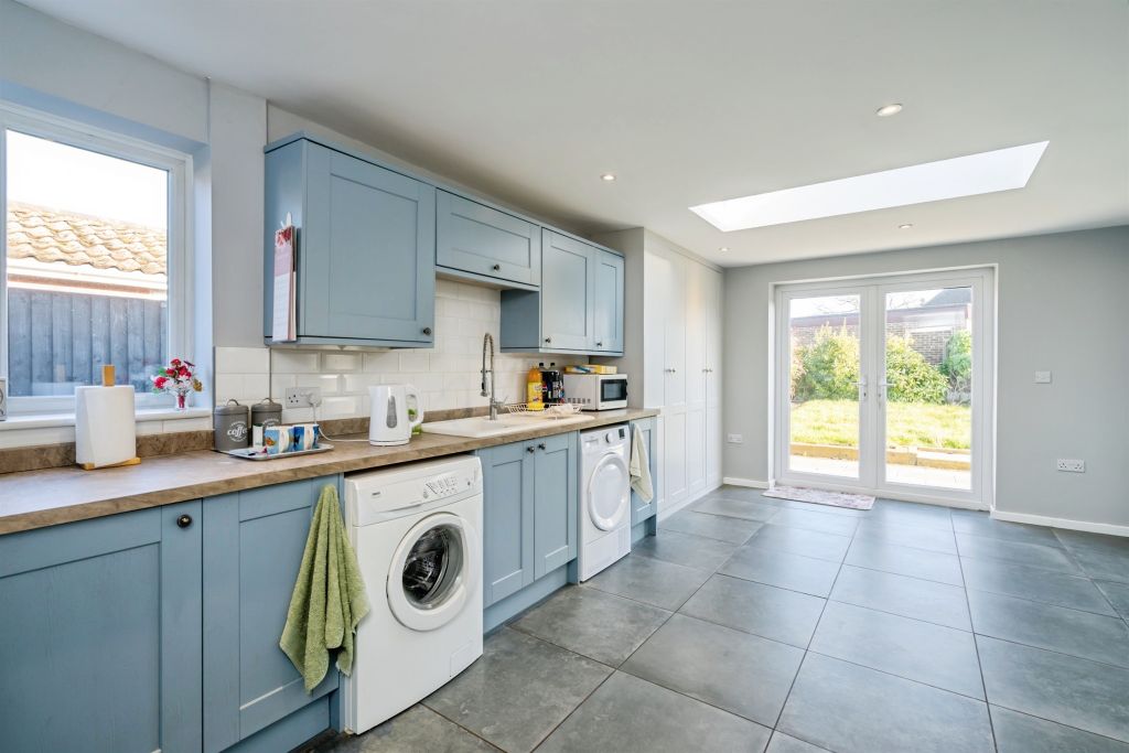 Property photo 3 of 16