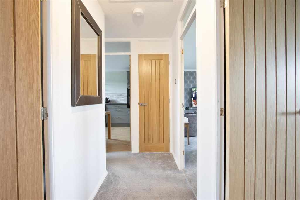 Additional image 8 of 2 bed flat for saleNewbold Back Lane, Brockwell, Chesterfield S40