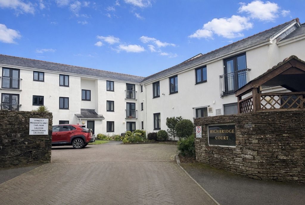 Property photo 1 of 11 Photo 13