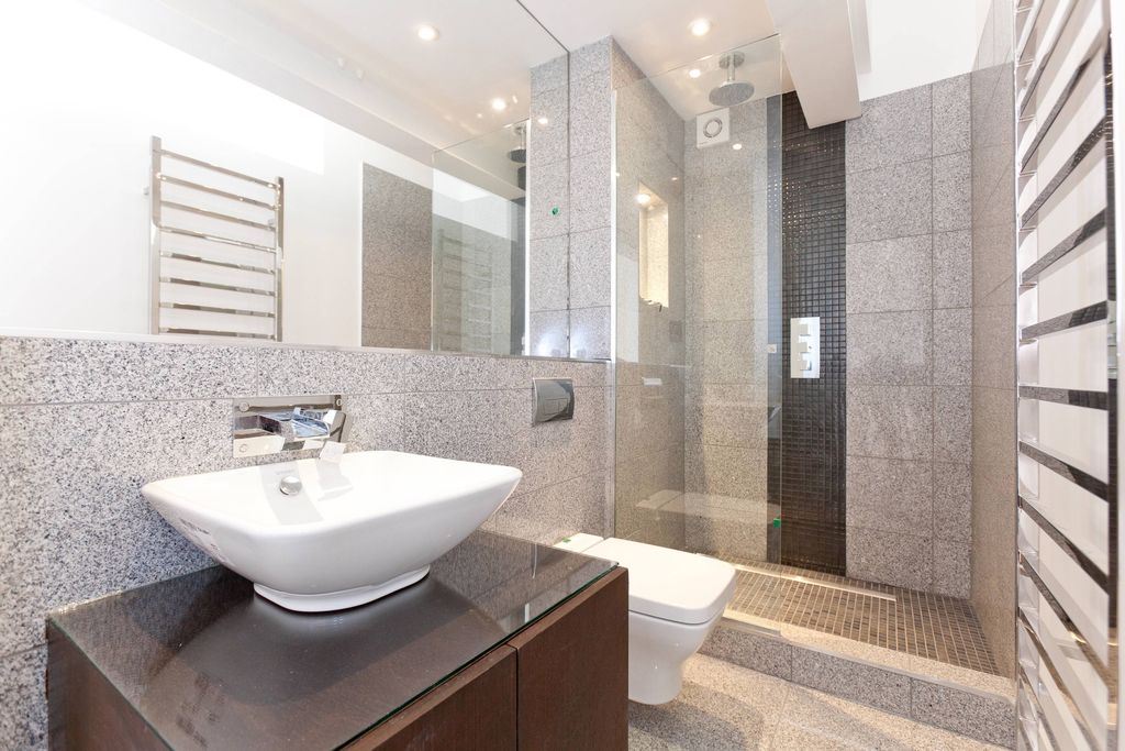 Property photo 3 of 19 Photo 7