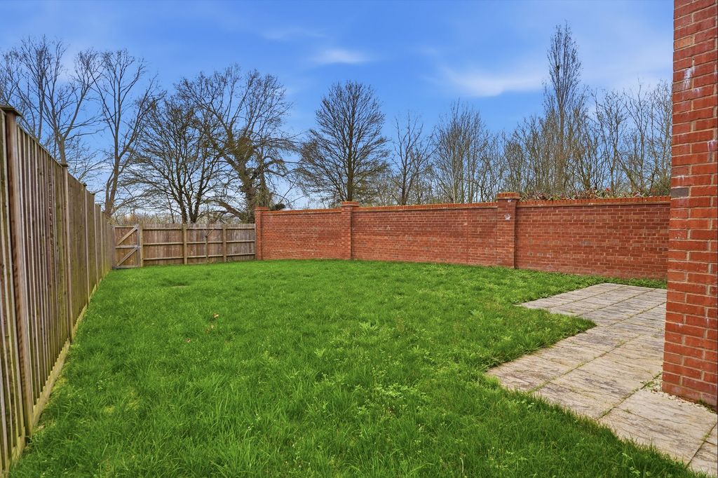 Property photo 3 of 26 Garden