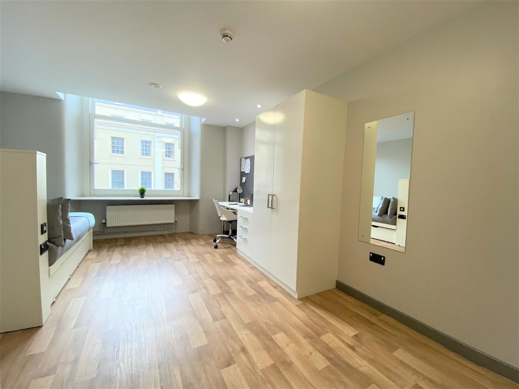 Property photo 3 of 30